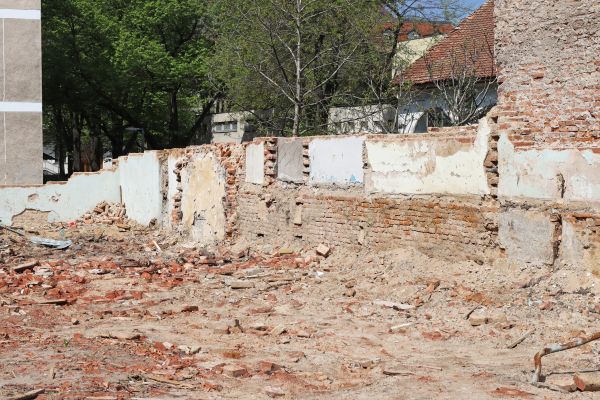Brick Wall Demolition in Valparaiso
